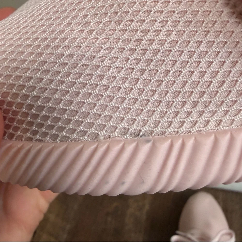 Lucy Avenue Blush Pink Slip-On Athletic Sneakers Athleisure Ballet Shoe 8.5 EUC